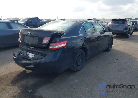 2010 Toyota Camry Le z USA, uszkodzony, nr VIN 4T4BF3EK6AR043045
